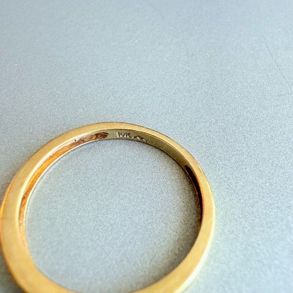 10K Solid Yellow Gold Diamond Round Channel Set Stackable Band Ring SIZE 7 - Picture 6 of 9